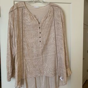 Flowy cream patterned top